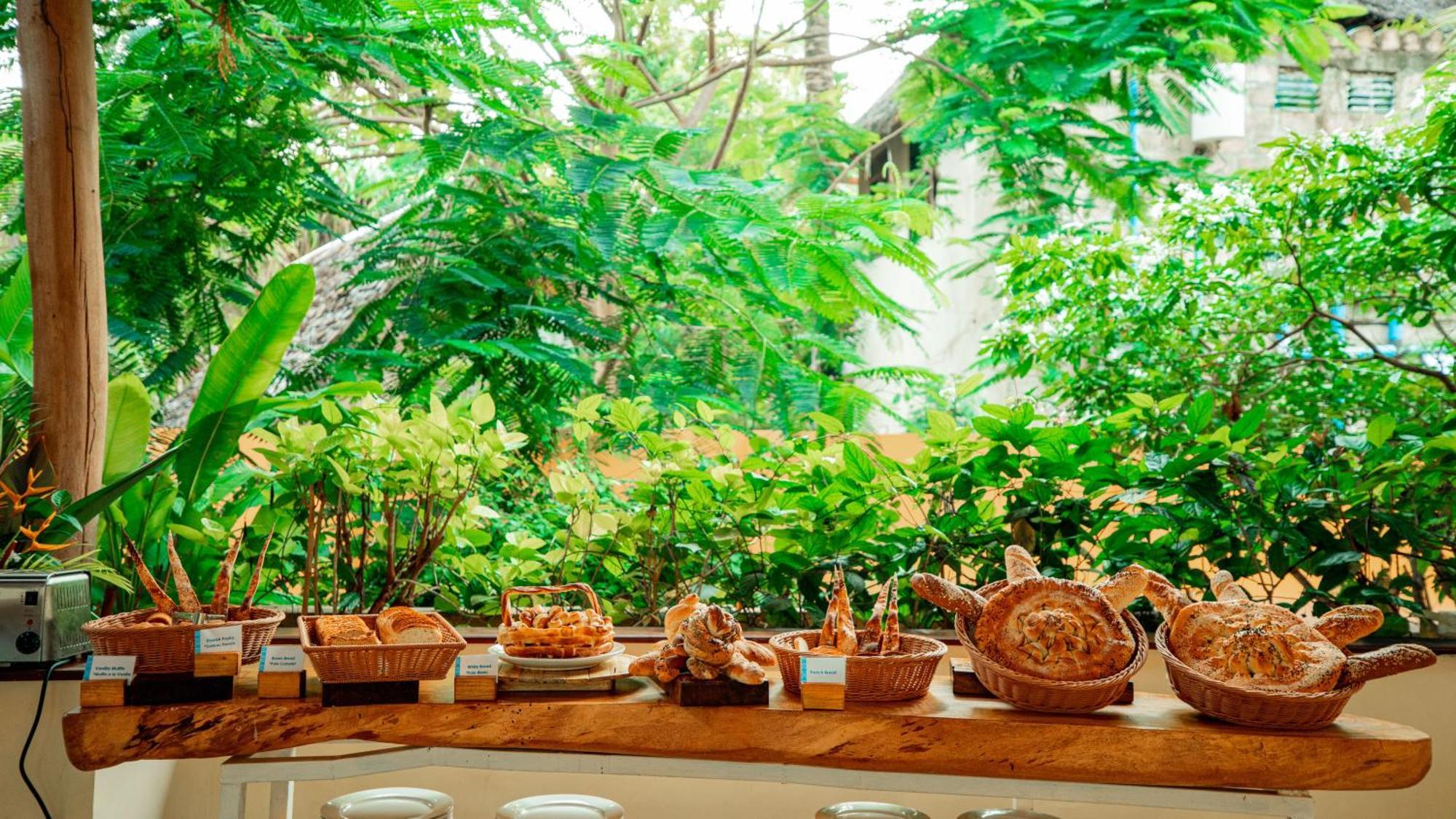 Sansi Kae Beach Resort Michamvi エクステリア 写真