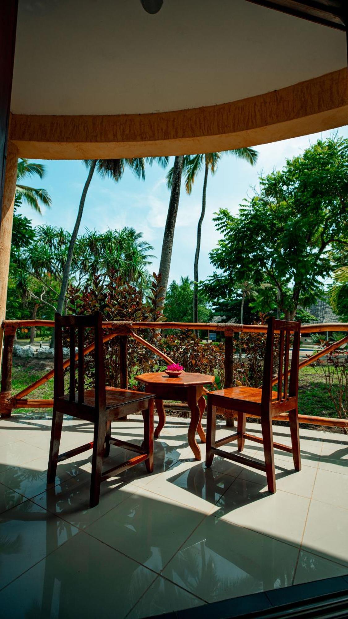 Sansi Kae Beach Resort Michamvi エクステリア 写真