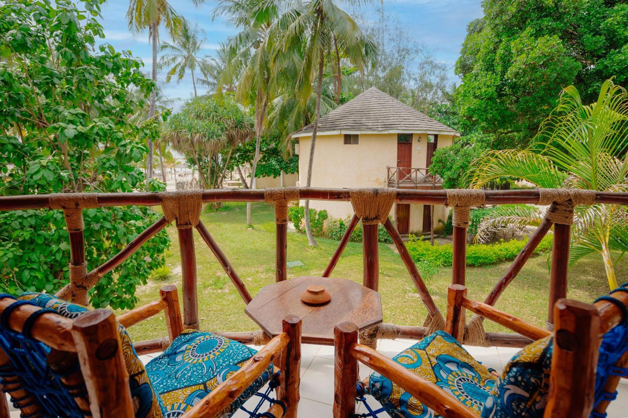 Sansi Kae Beach Resort Michamvi エクステリア 写真