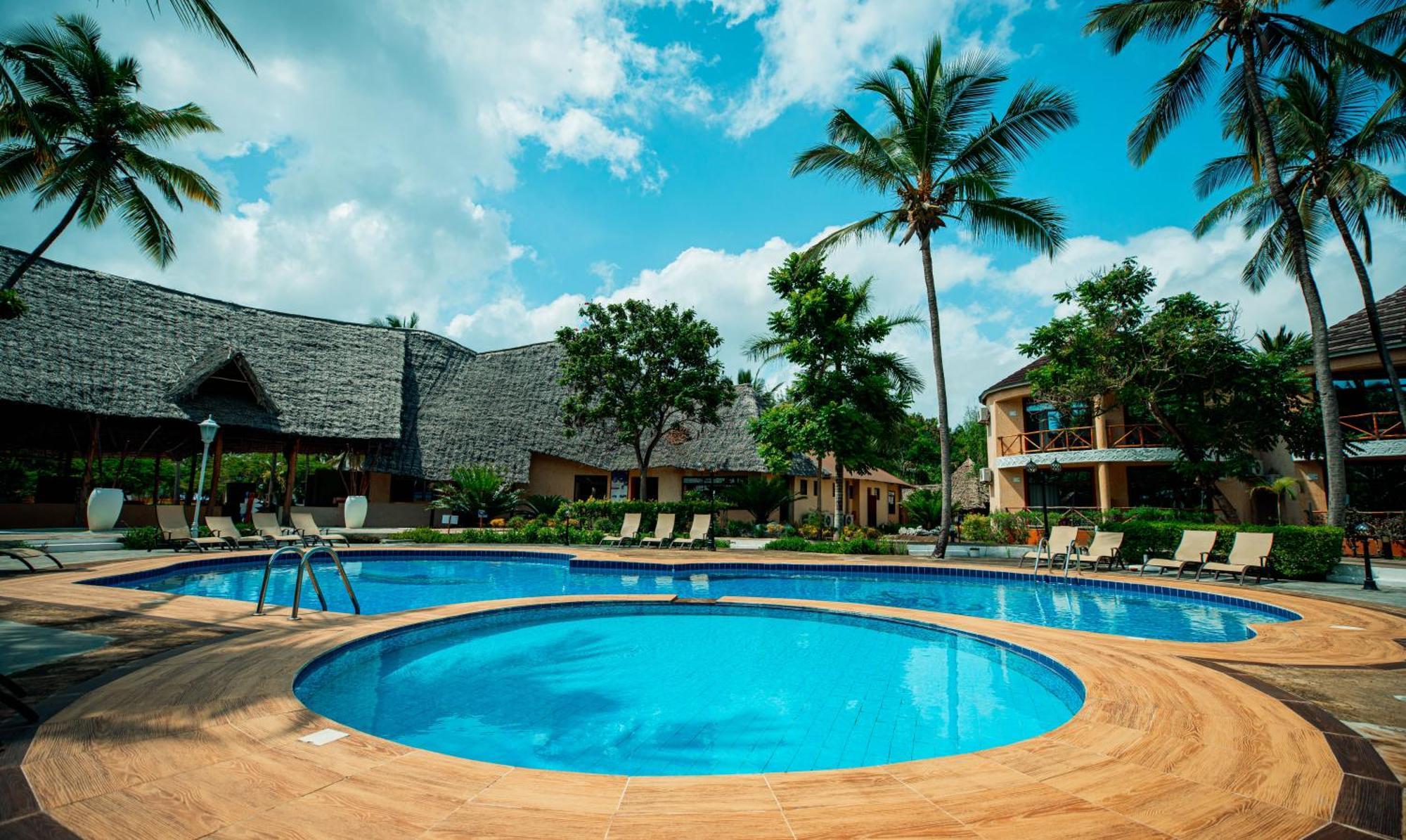 Sansi Kae Beach Resort Michamvi エクステリア 写真