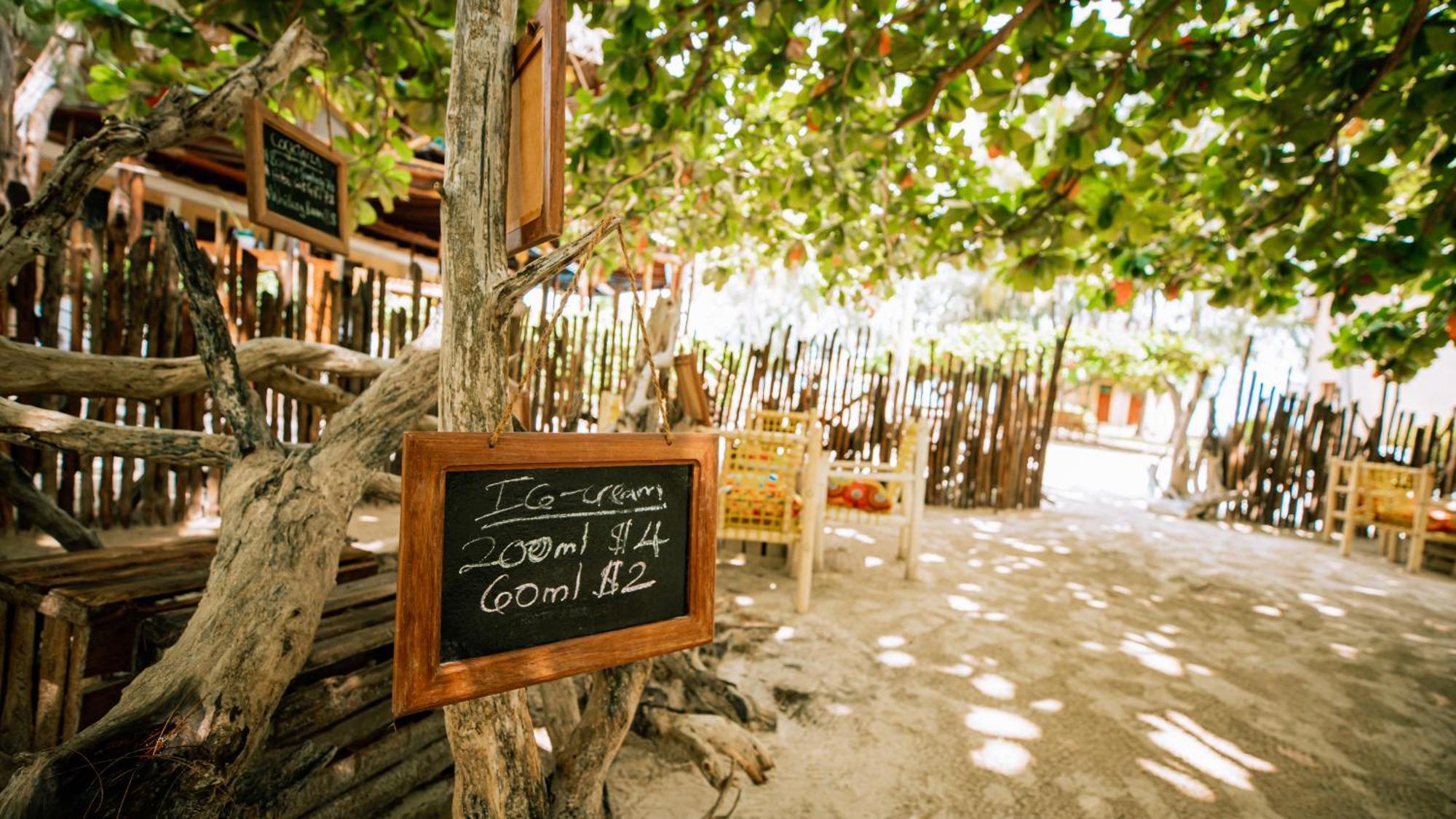Sansi Kae Beach Resort Michamvi エクステリア 写真