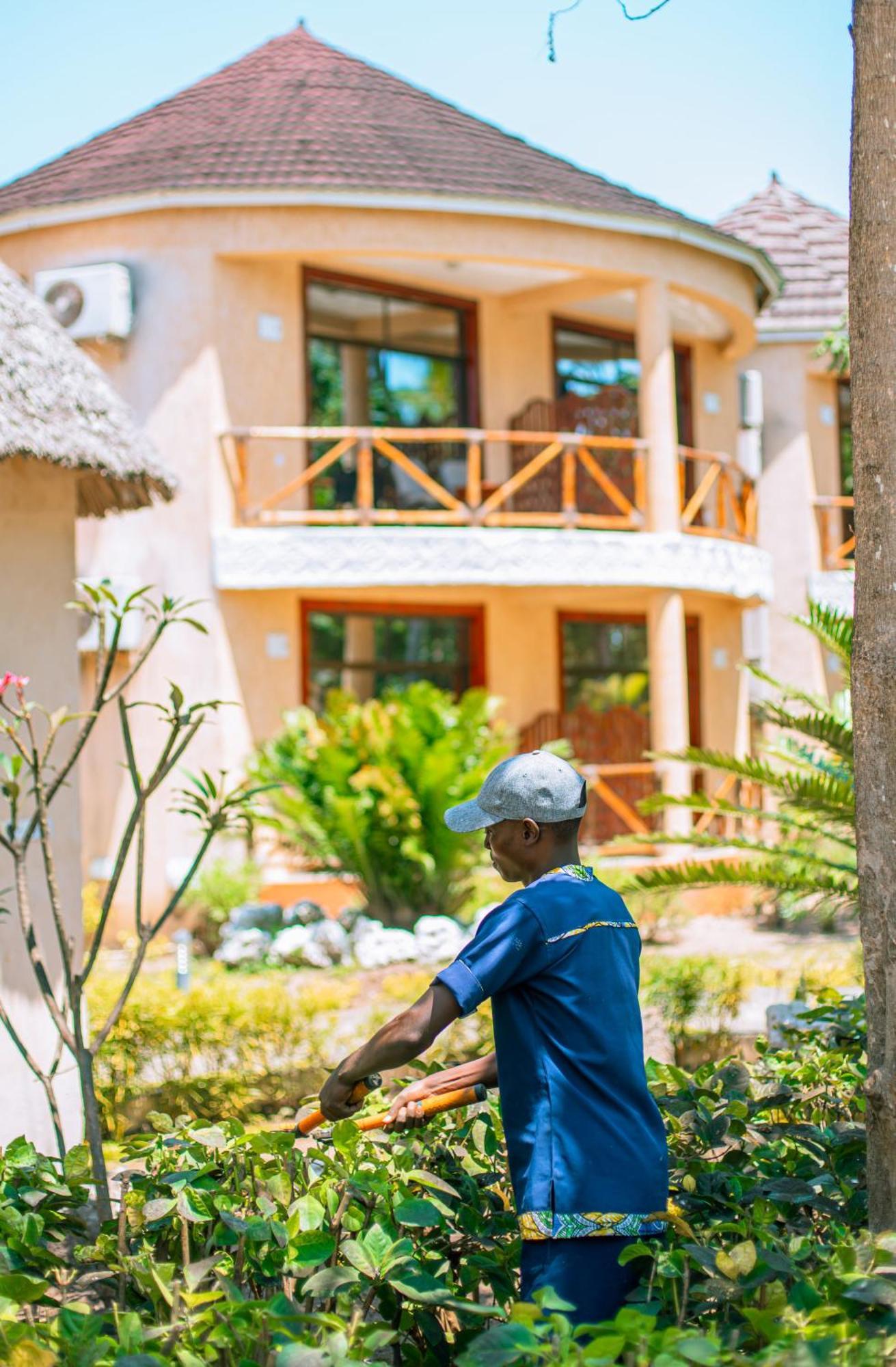 Sansi Kae Beach Resort Michamvi エクステリア 写真