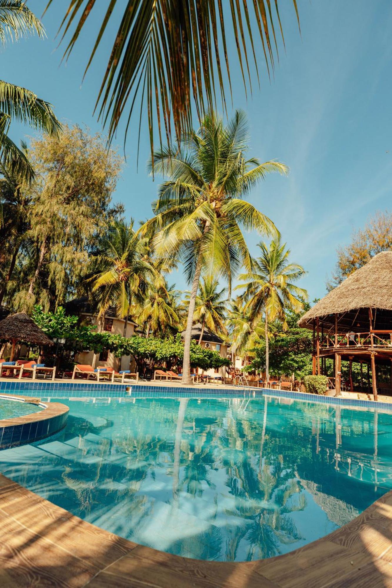 Sansi Kae Beach Resort Michamvi エクステリア 写真