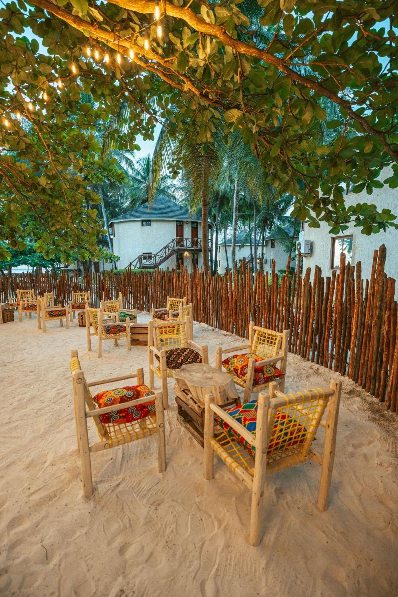 Sansi Kae Beach Resort Michamvi エクステリア 写真