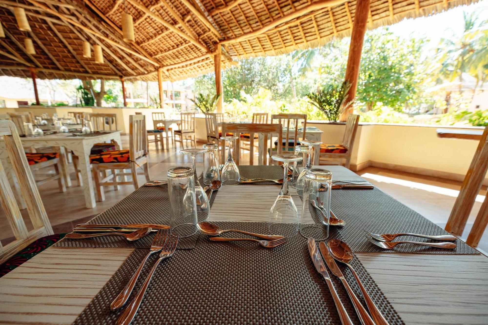 Sansi Kae Beach Resort Michamvi エクステリア 写真